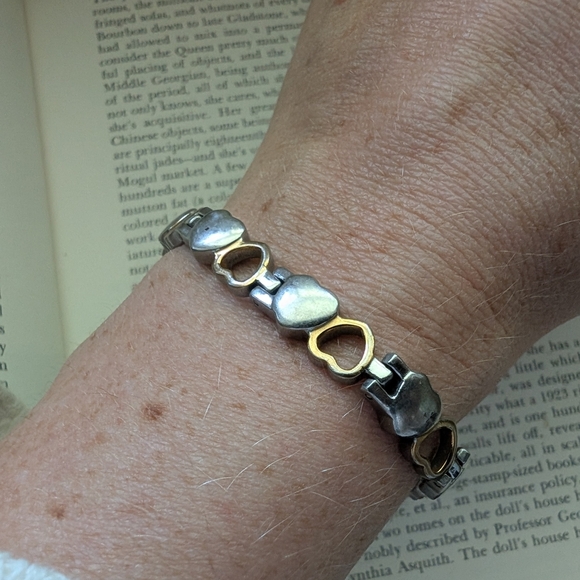 Elegant Two-Tone Heart Bracelet - Picture 2 of 5